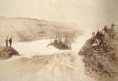 Water binnenlaten bij Ellesmere Port, met E.L. Williams en andere ingenieurs door Thomas Birtles